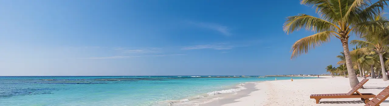 Traumhafter Sandstrand in Hammamet mit t&uuml;rkisblauem Meer