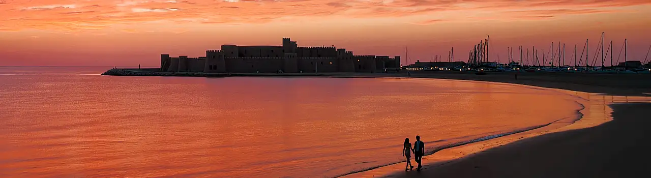 Romantischer Sonnenuntergang &uuml;ber der K&uuml;ste von Hammamet